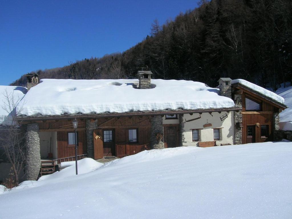 Les Chevreuils Apartamento Arvier Exterior foto