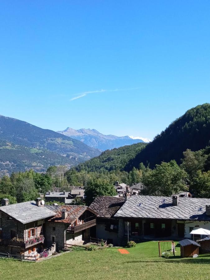 Les Chevreuils Apartamento Arvier Exterior foto